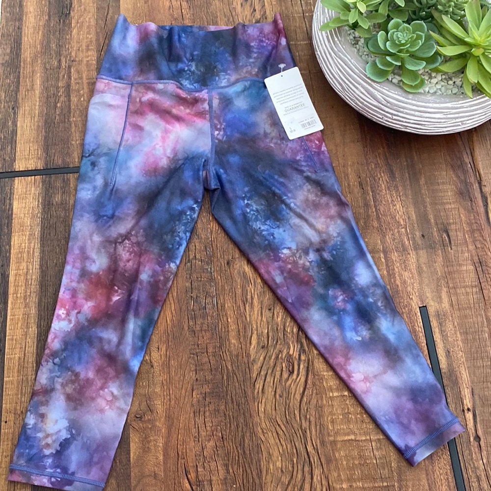 NWT Athleta Salutation II Capri